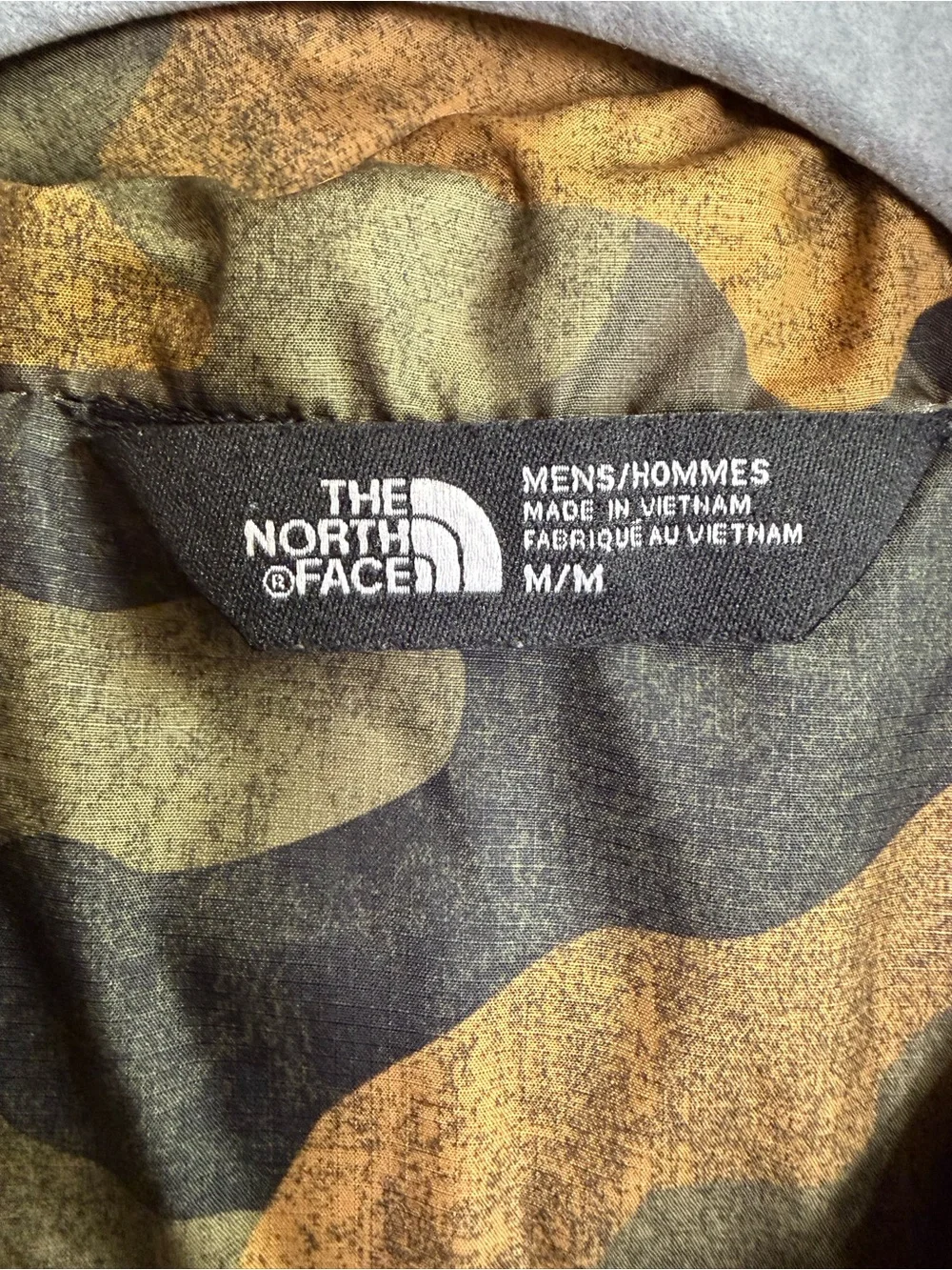 The North Face DryVent Hooded Rain Jacket Mens M Khaki Waterproof Camo Lined